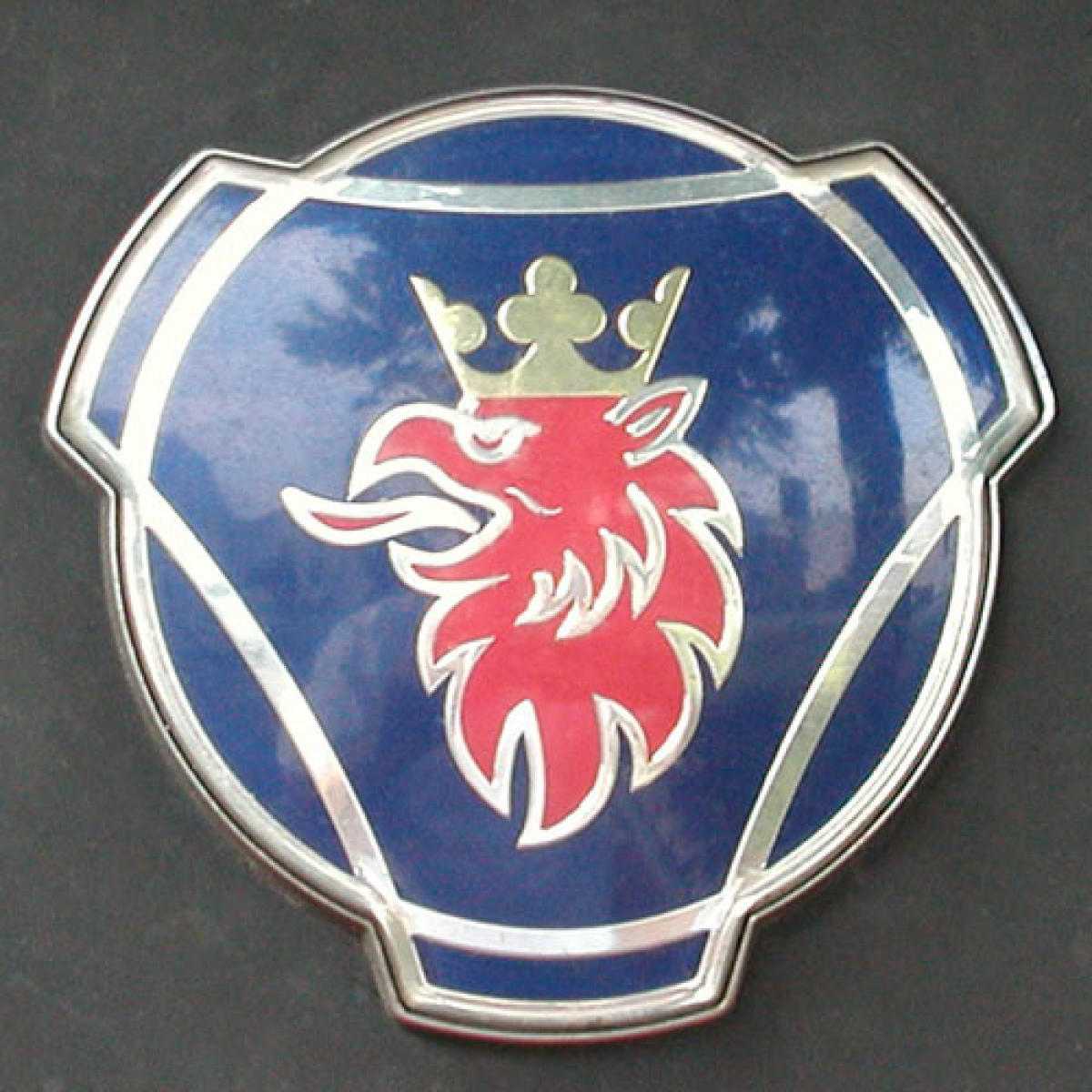 Scania shuts bus body production, cites low demand