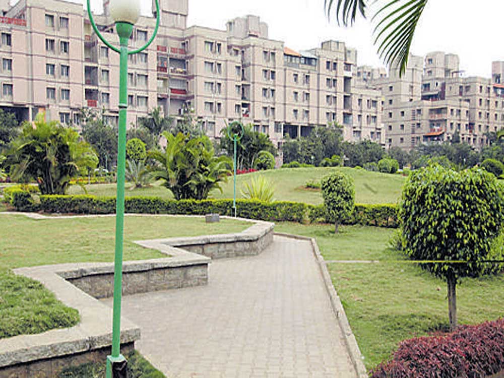 Govt moves to regulate housing maintenance charges