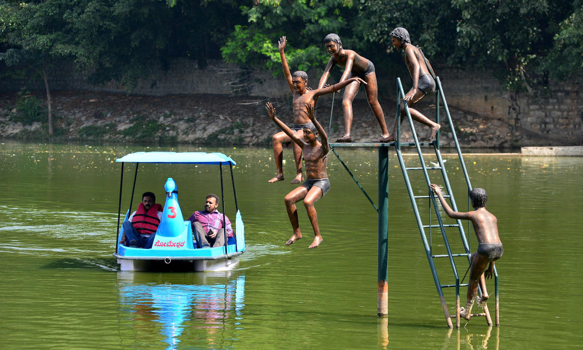 Now, go boating on Yediyur Lake