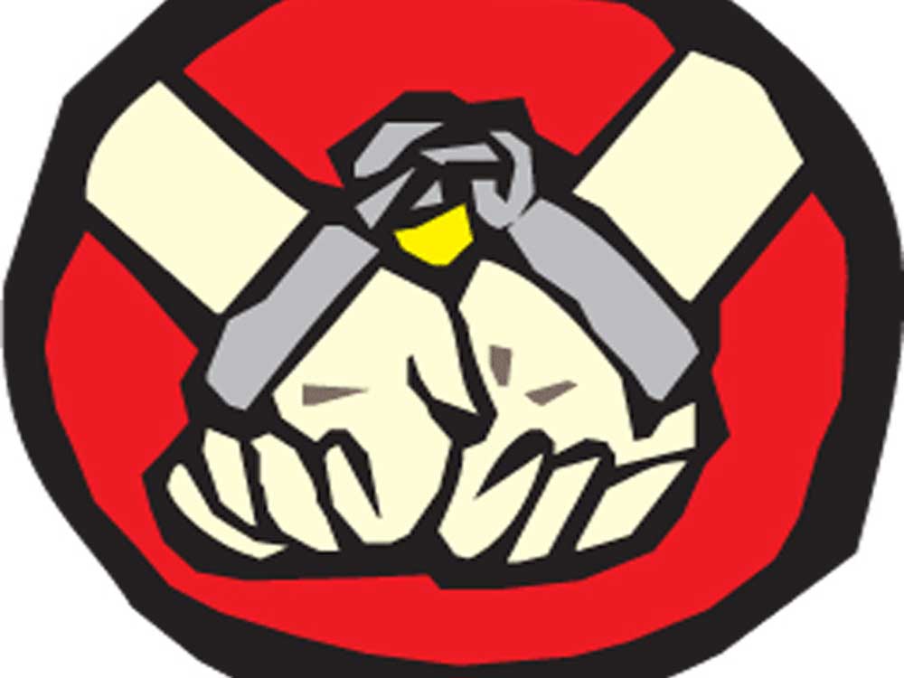 Call centre staff, cabbie arrested for card skimming