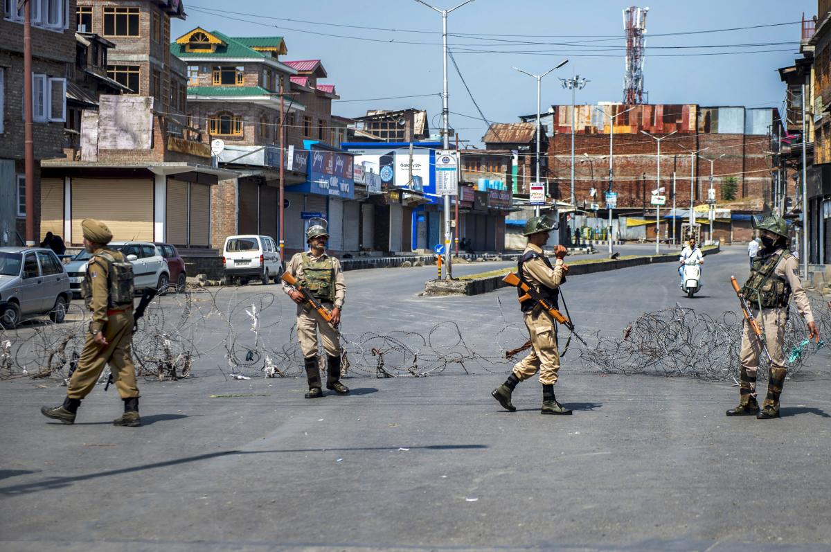 J&K: cops turning militants alarming