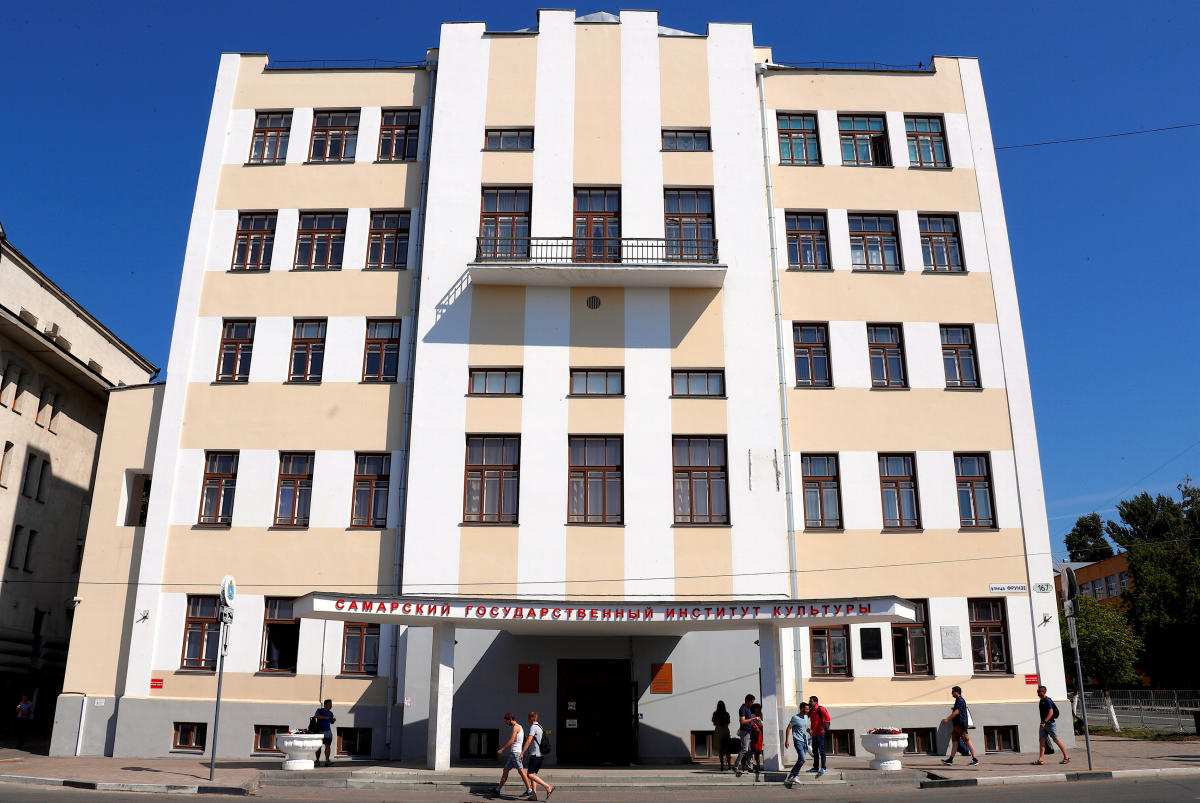 Fans flock to Stalin's bunker
