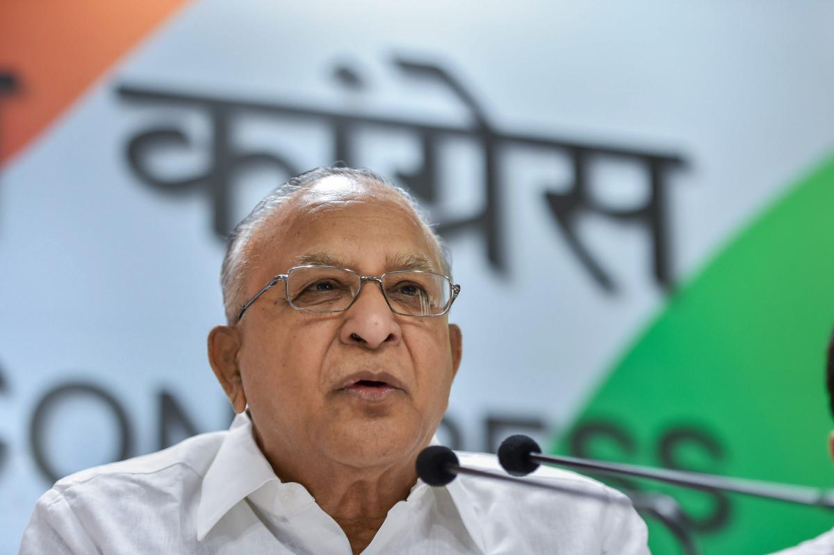 Macron didn't oppose Hollande's claim on Rafale: Reddy