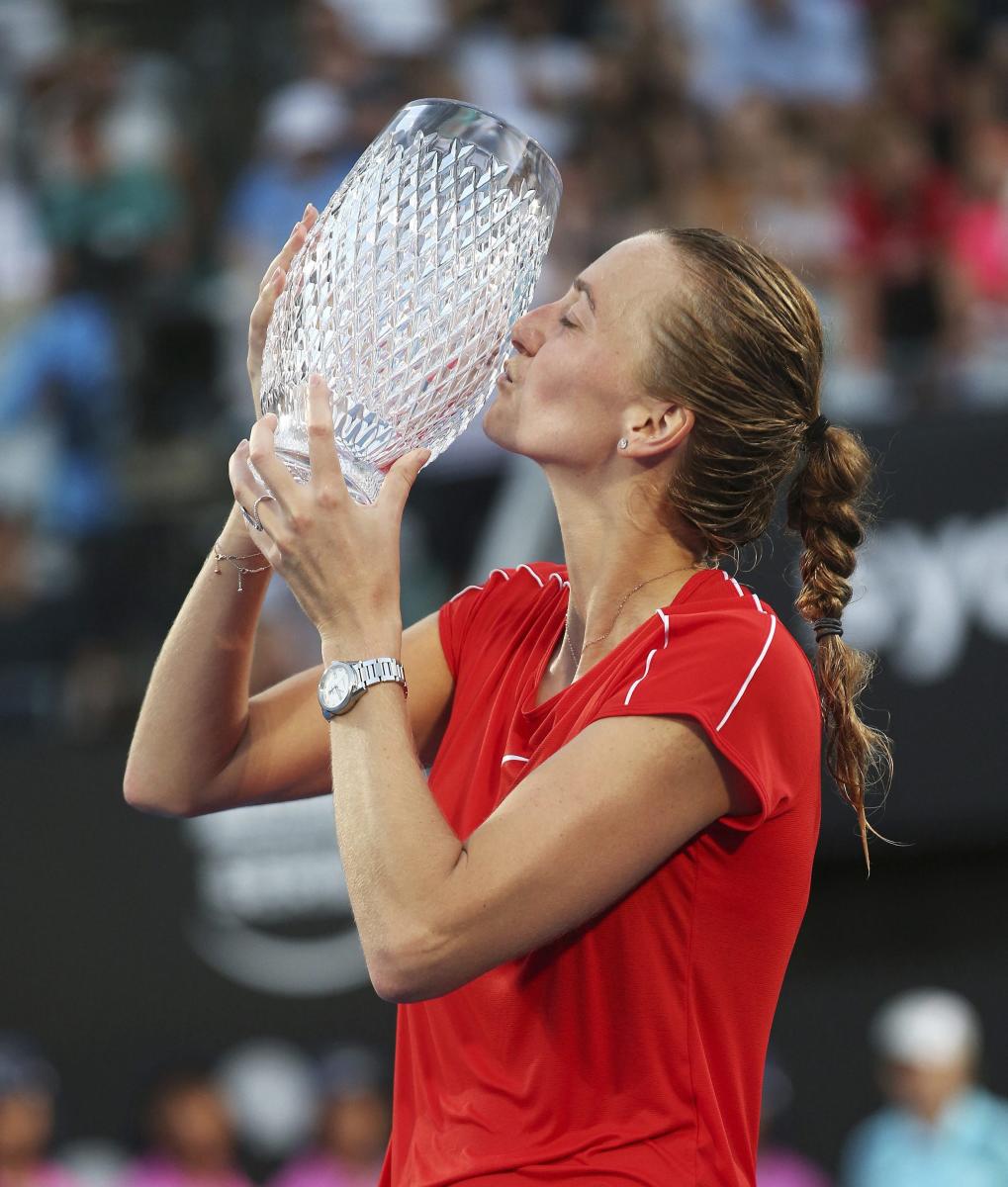 Kvitova digs deep to clinch title