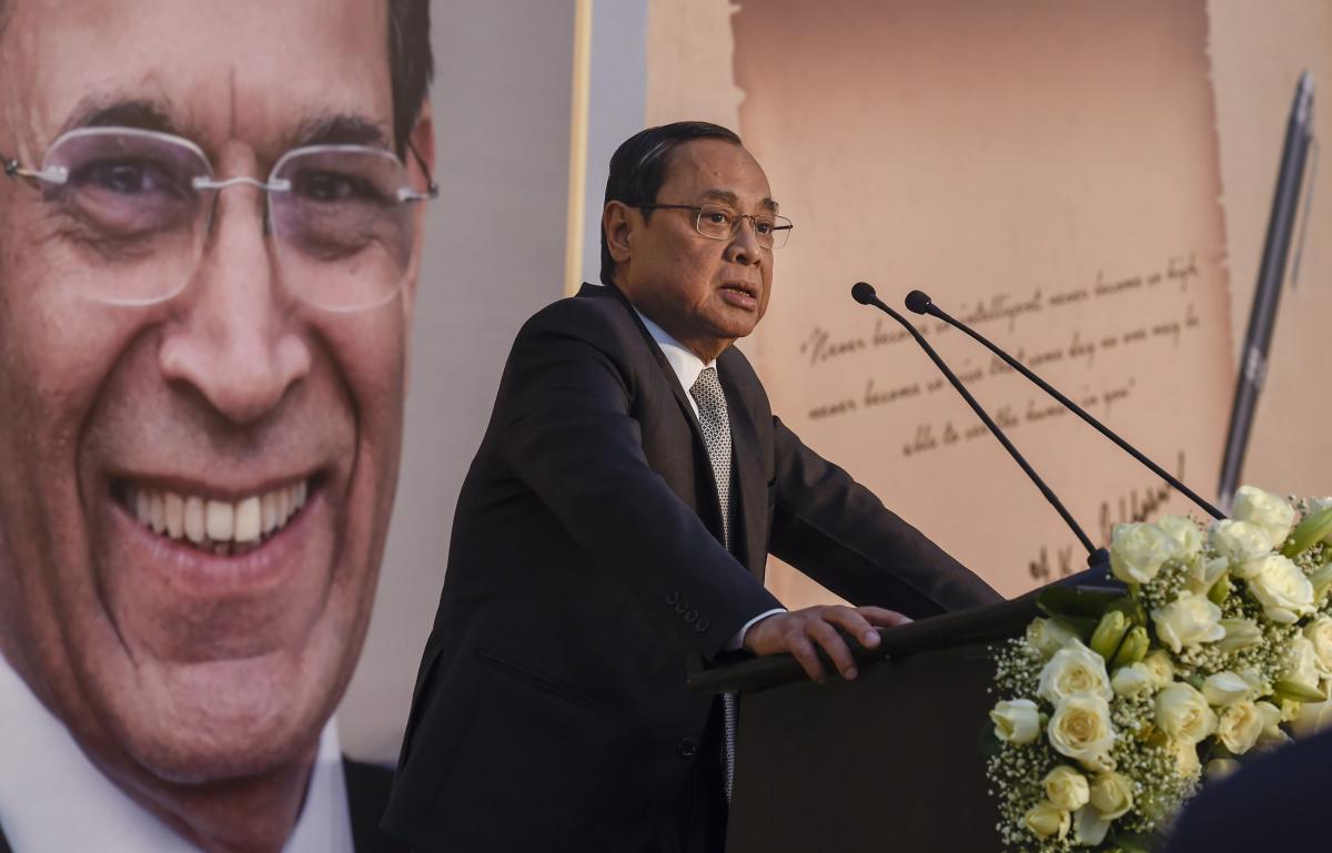 'Judge should sit with text of law in context of life'