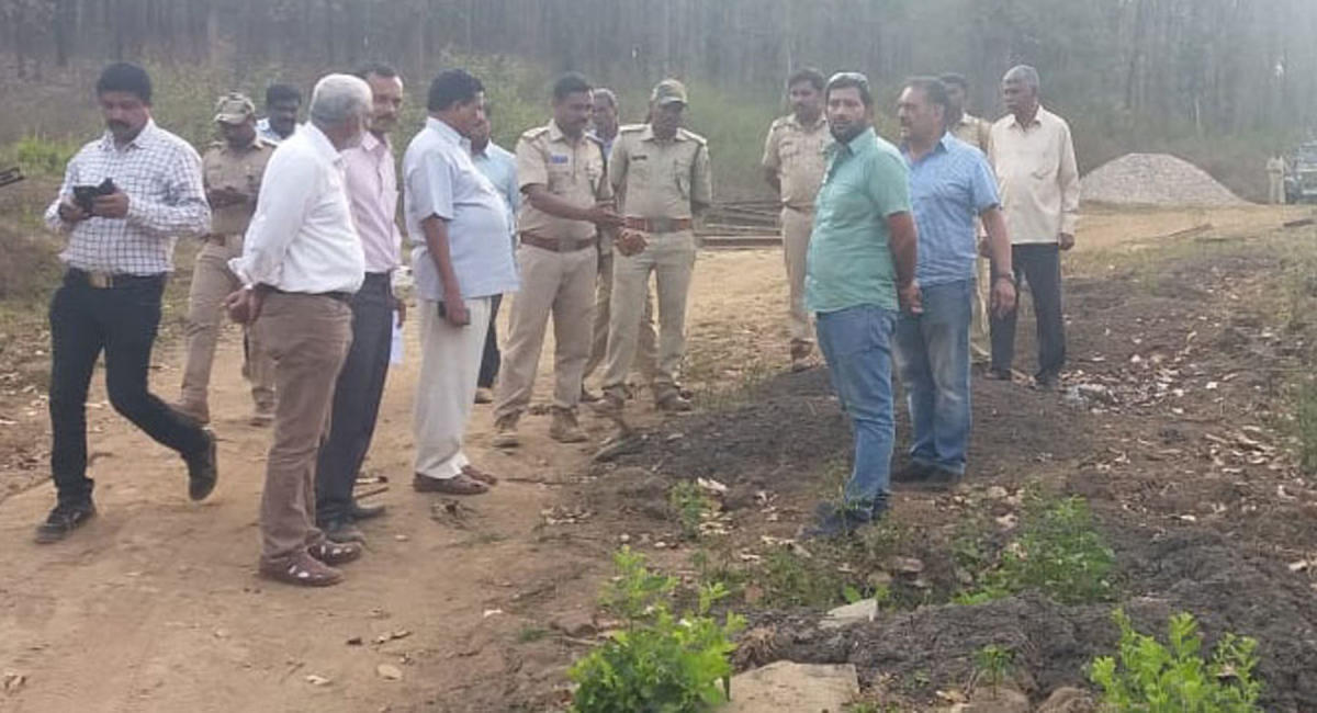 Train track fences to prevent elephant entry