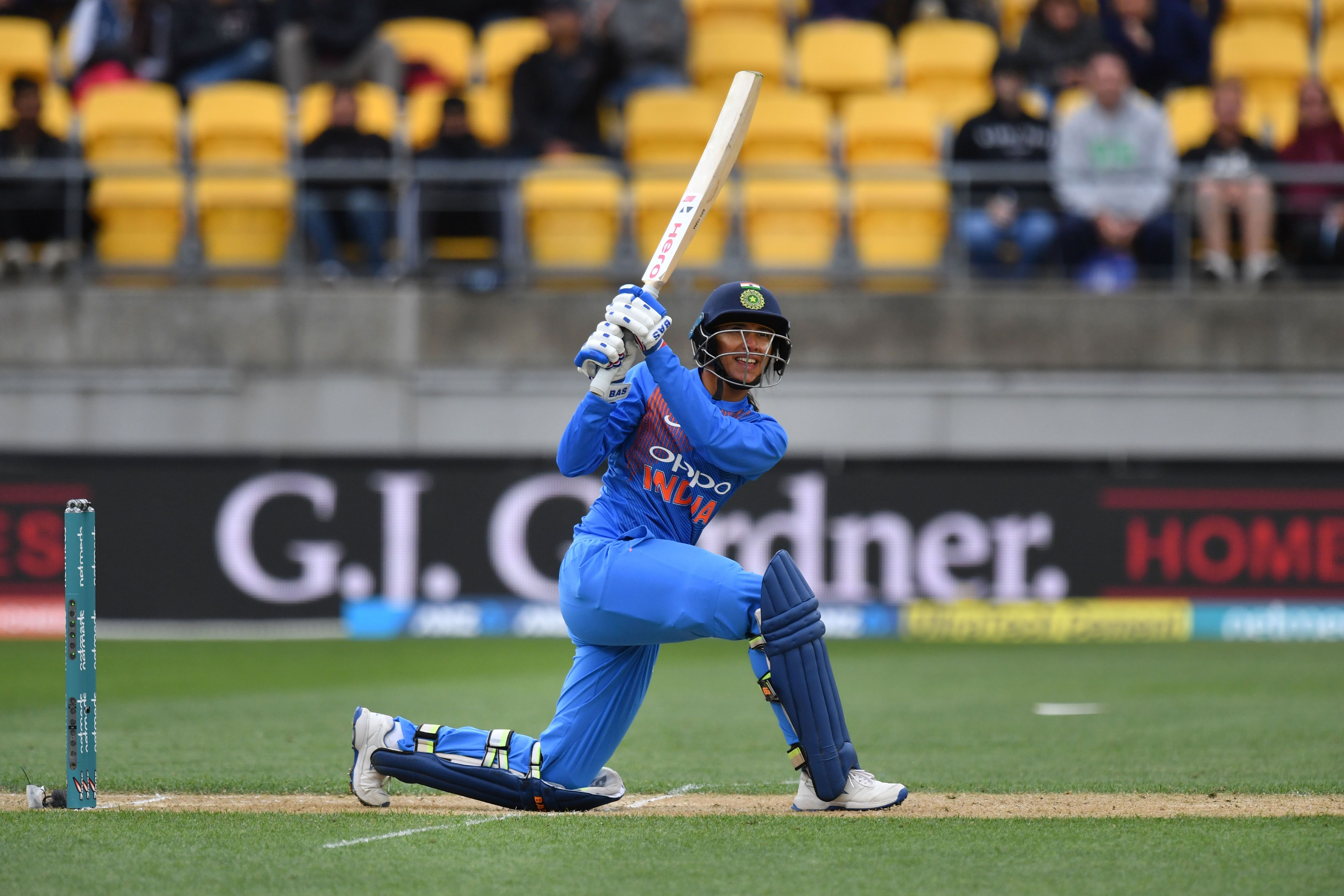 Smriti dazzles but India falter 