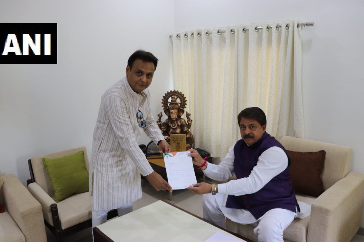Senior Guj Cong leader Jawahar Chavda resigns as MLA