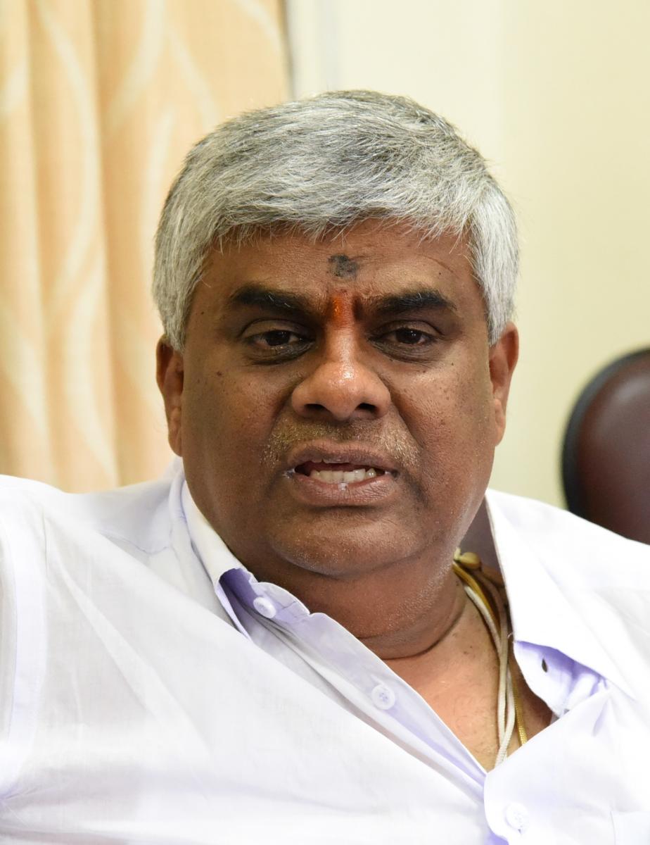 KSE conspiring to defeat Raghavendra: Revanna