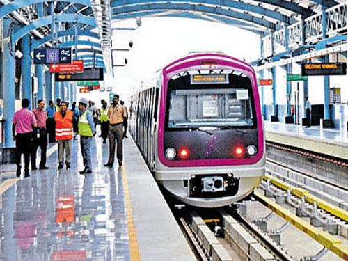 Snag hits metro train at RV Rd