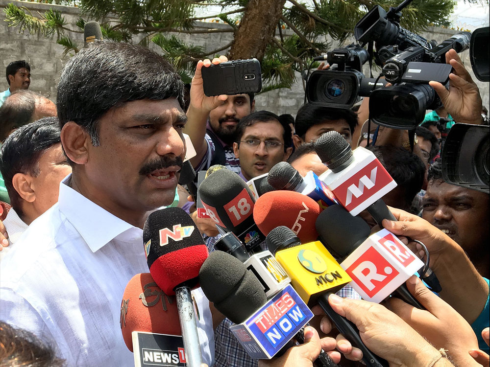 DKS bros catch probe agency off-guard, again