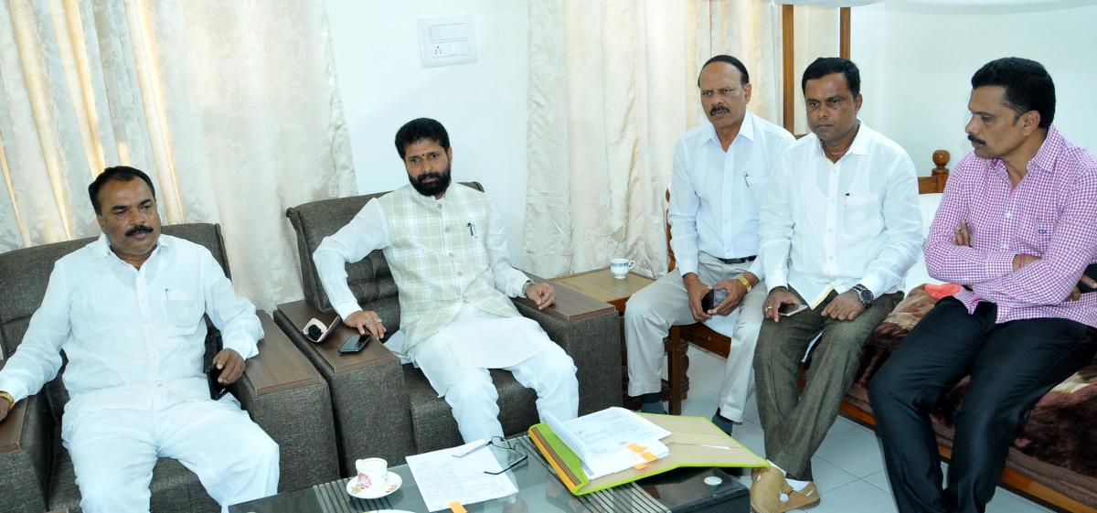 Delegation from Chikkamagaluru to demand funds