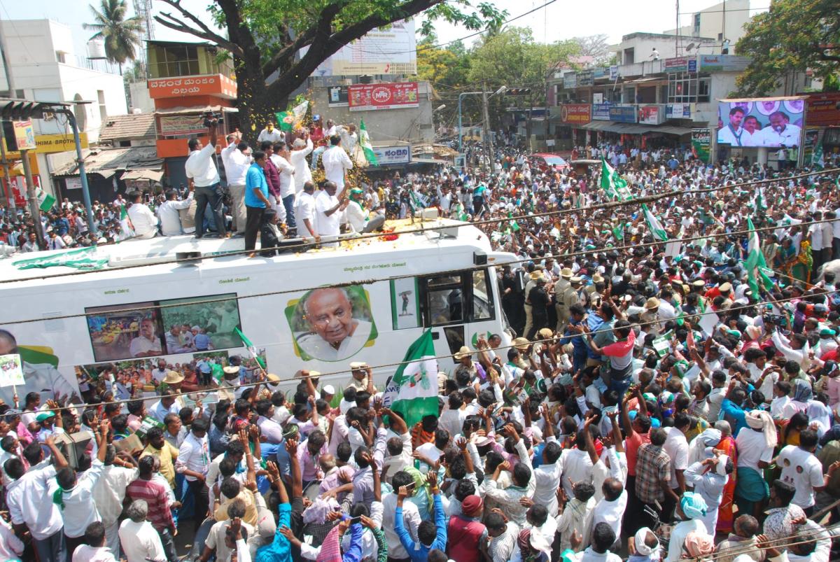 Cong workers missing during Nikhil's show of strength