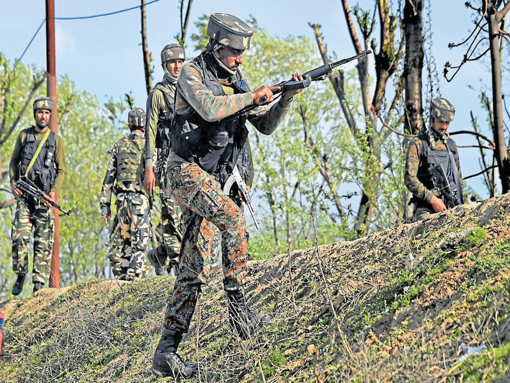 C'garh: CRPF jawan killed in encounter with Naxals 