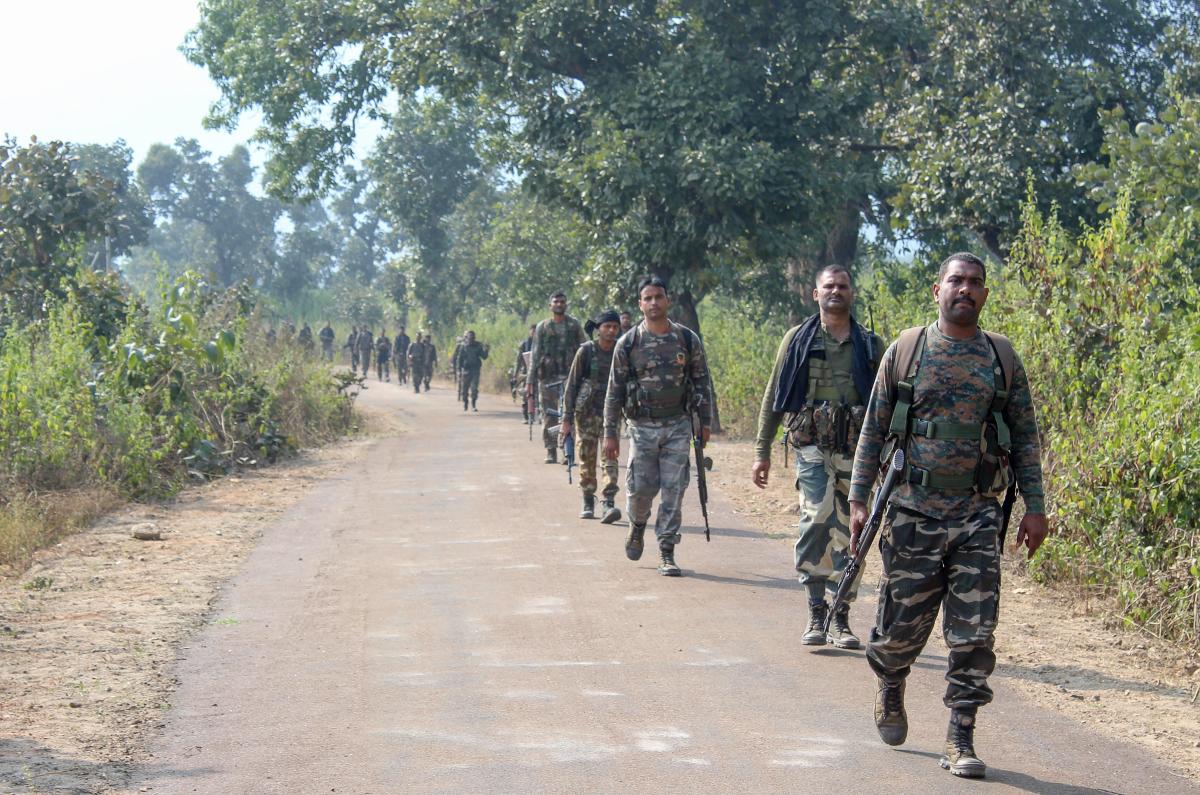 3 Naxals, CRPF jawan killed in Jharkhand encounter 