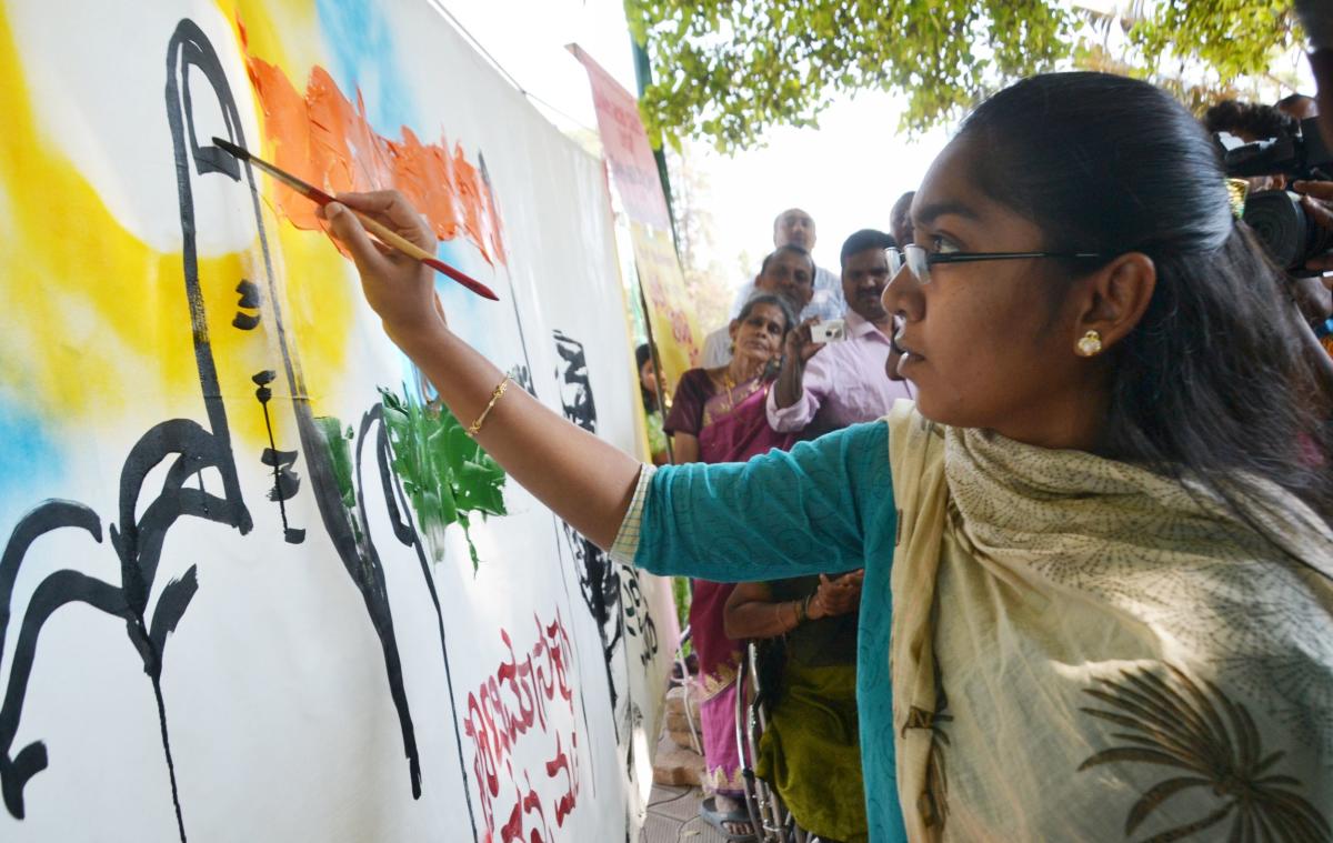'Awareness canvas' draws appreciation from public