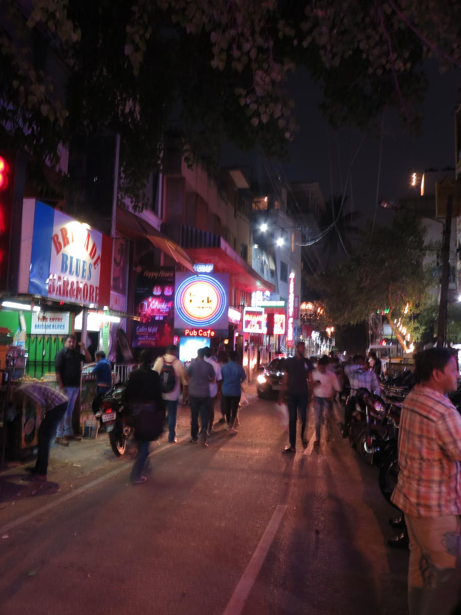 In city pubs, tobacco rule goes up in smoke