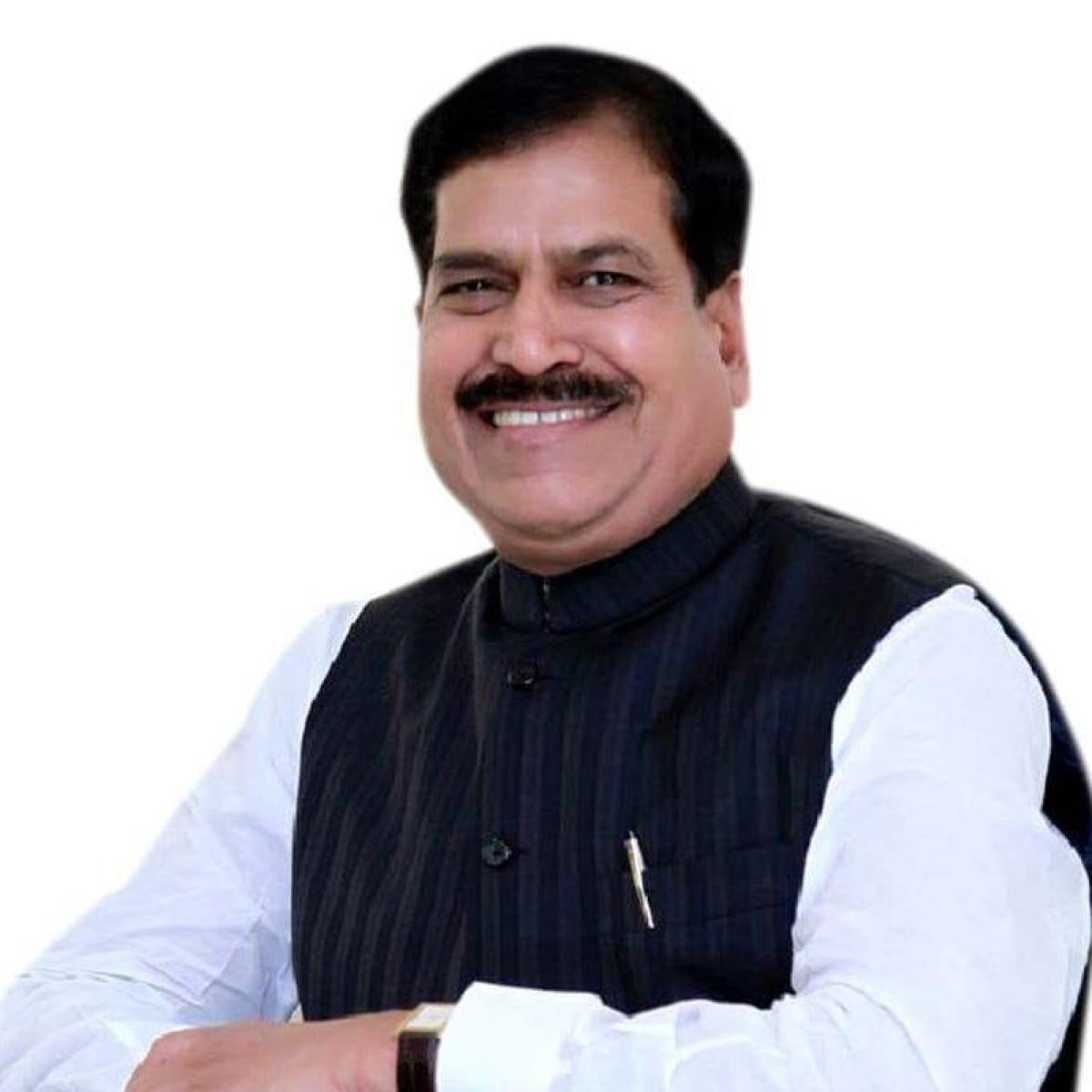 Cong feud, ‘Modi again’ keep BJP in good stead