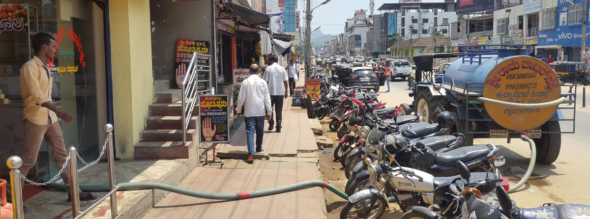 Residents forced to buy water from private tankers 