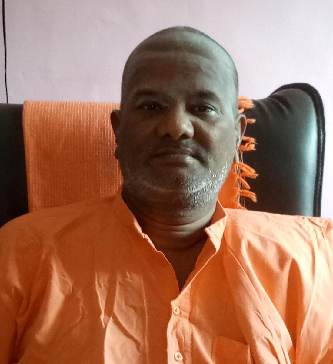 Mutt land transfer to accused rasies eyebrows