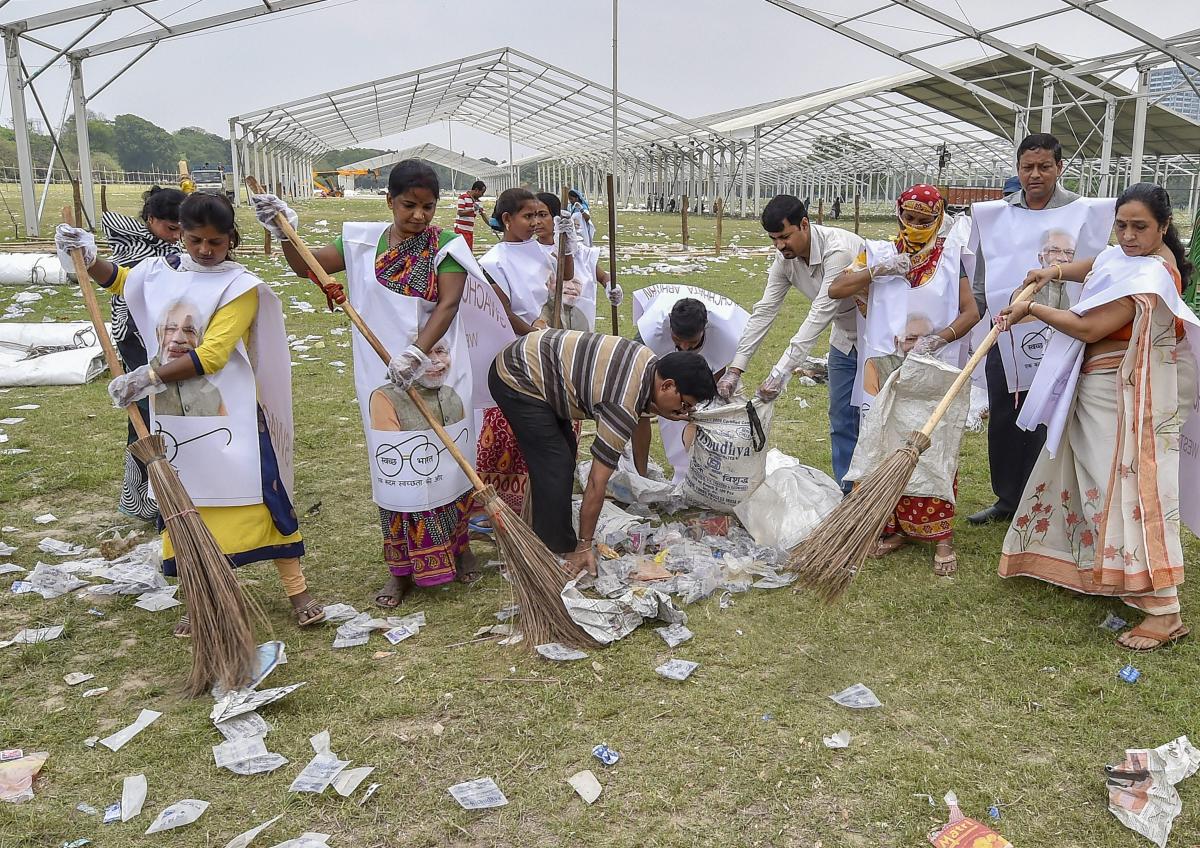 Modi proclaims Swachch India, but reality may be murky