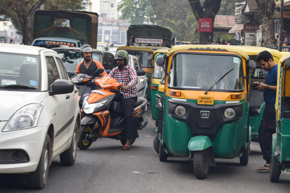App-hailed autos ditch customers, still get paid
