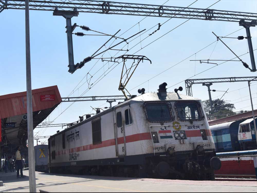 2 techies sedated, robbed on Sampark Kranti Express