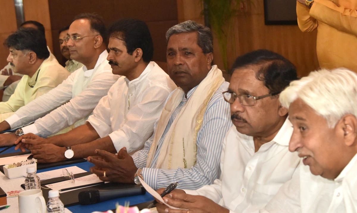 Things fall apart for Congress in Karnataka
