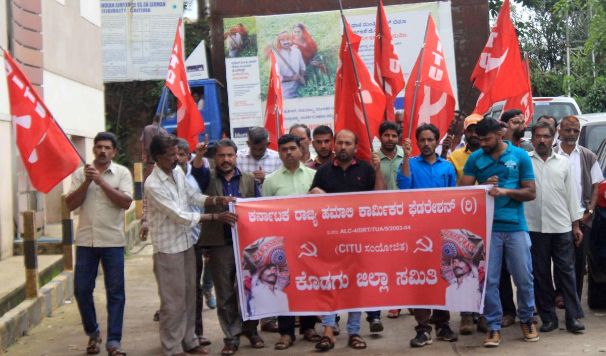 ‘Hamali workers are bereft of govt facilities’