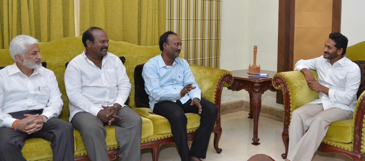 Yet another TDP MLA quits party to join Jagan