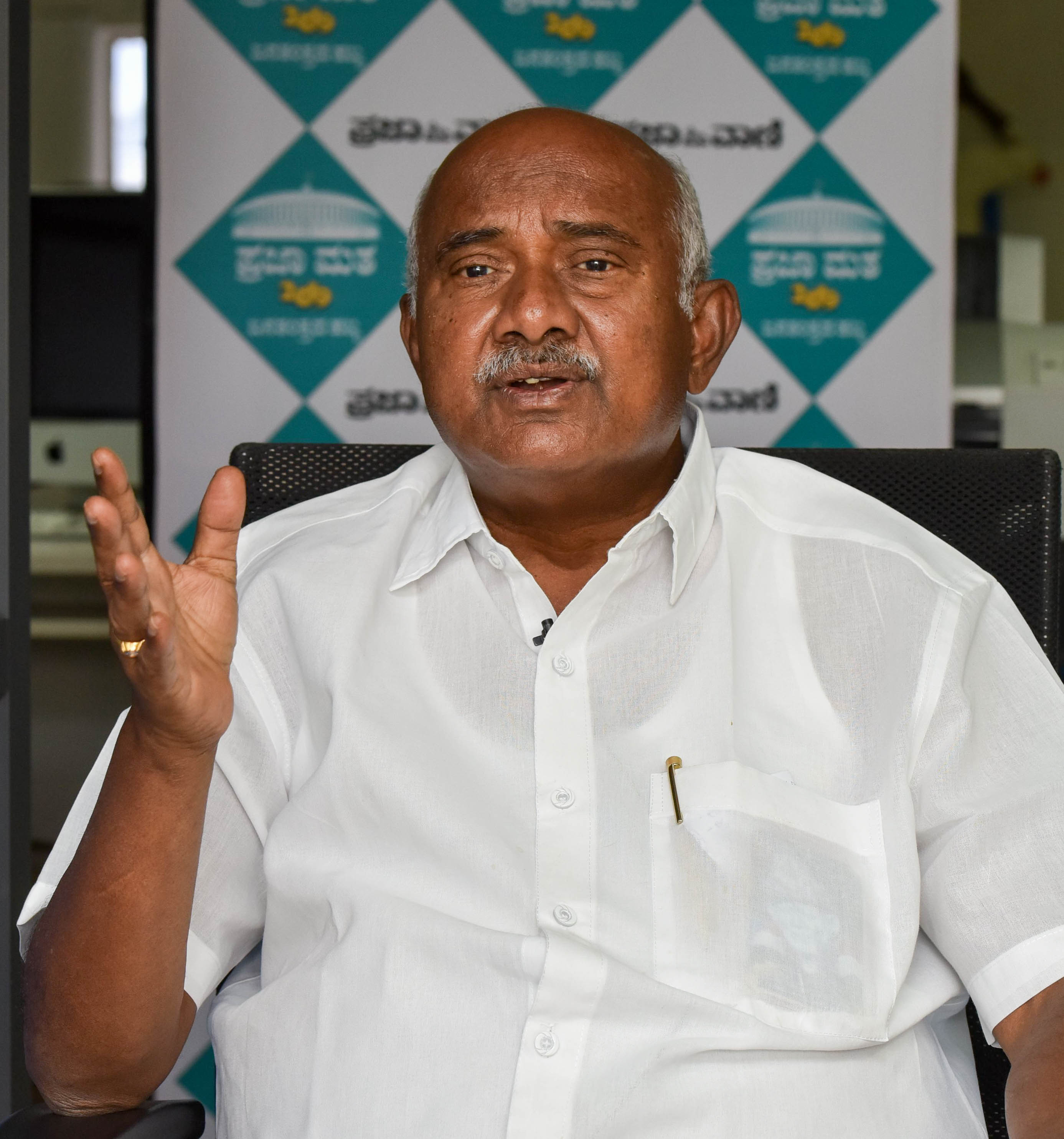 I've not sold myself, Vishwanath writes to voters