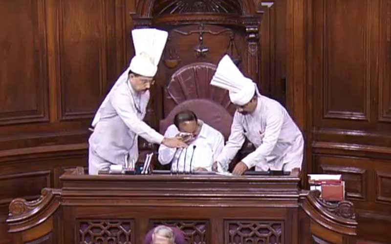 Naidu turns emotional as he reads Jaipal Reddy's obit