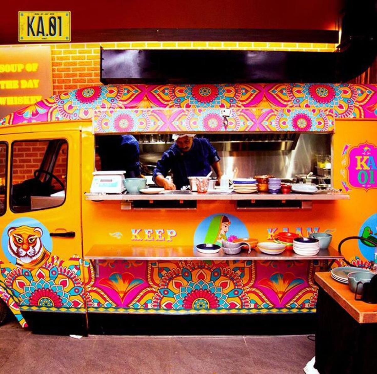 Drinks better than food at street-style eatery