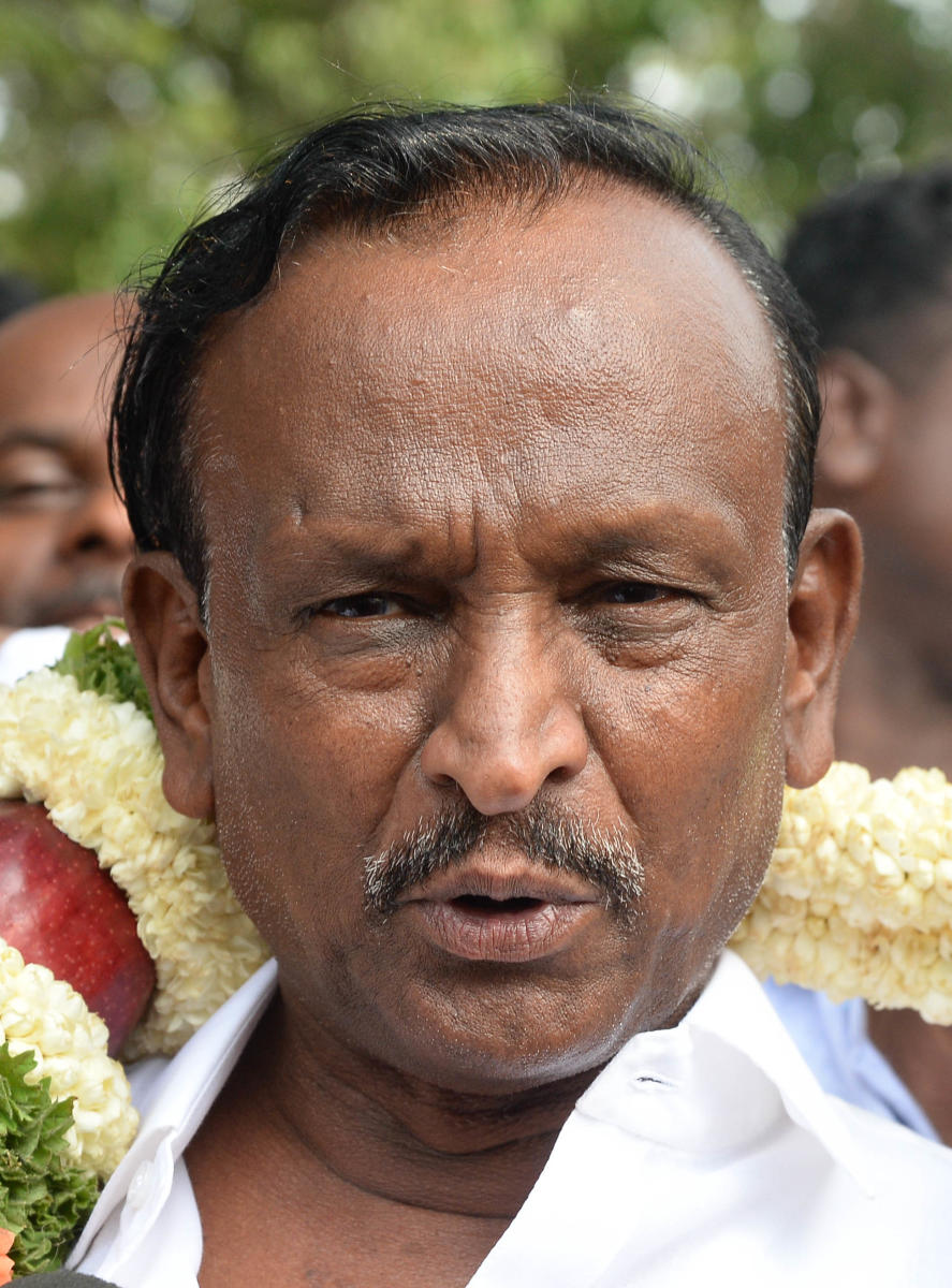 Nagaraj blames Suresh for death of Siddaramaiah's son