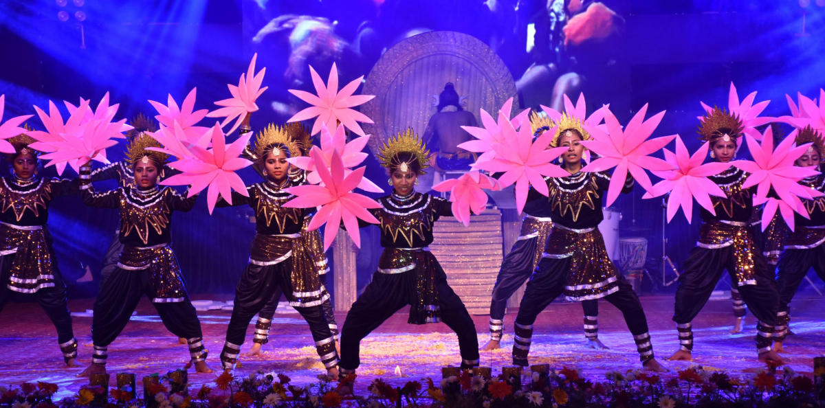 Presentations at 'Yuva Dasara' enthral the crowd