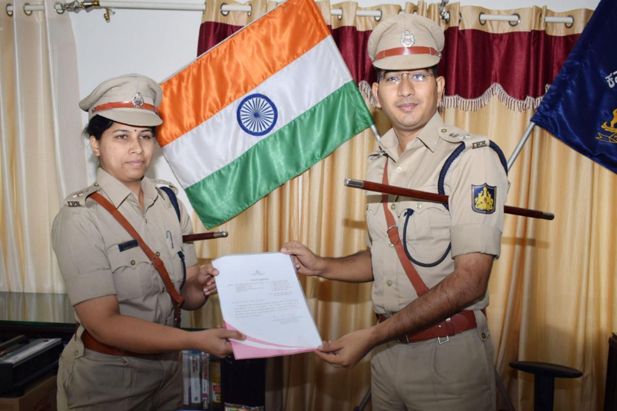 Dr Suman D Pennekar takes charge as Kodagu SP