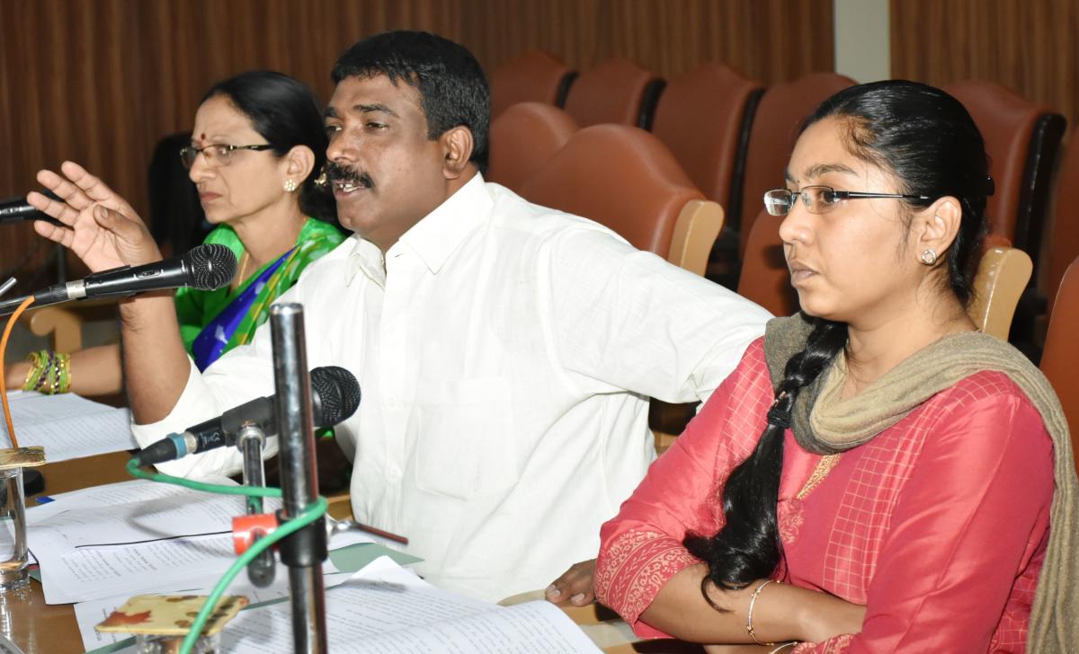 Congress demands CID enquiry into embezzlement case
