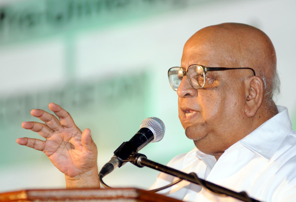 Rahul condoles Seshan's demise, takes a dig at EC