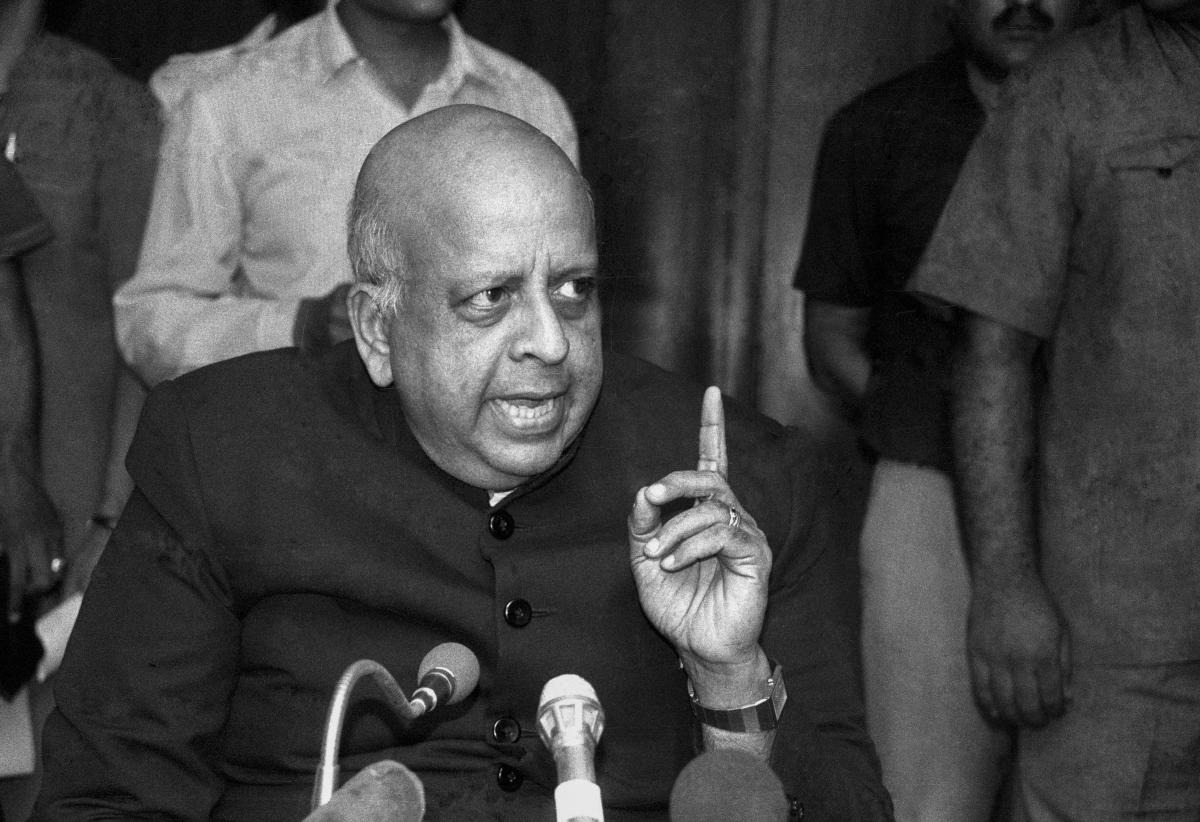EC to set up chair in Seshan's memory at Delhi's IIIDEM