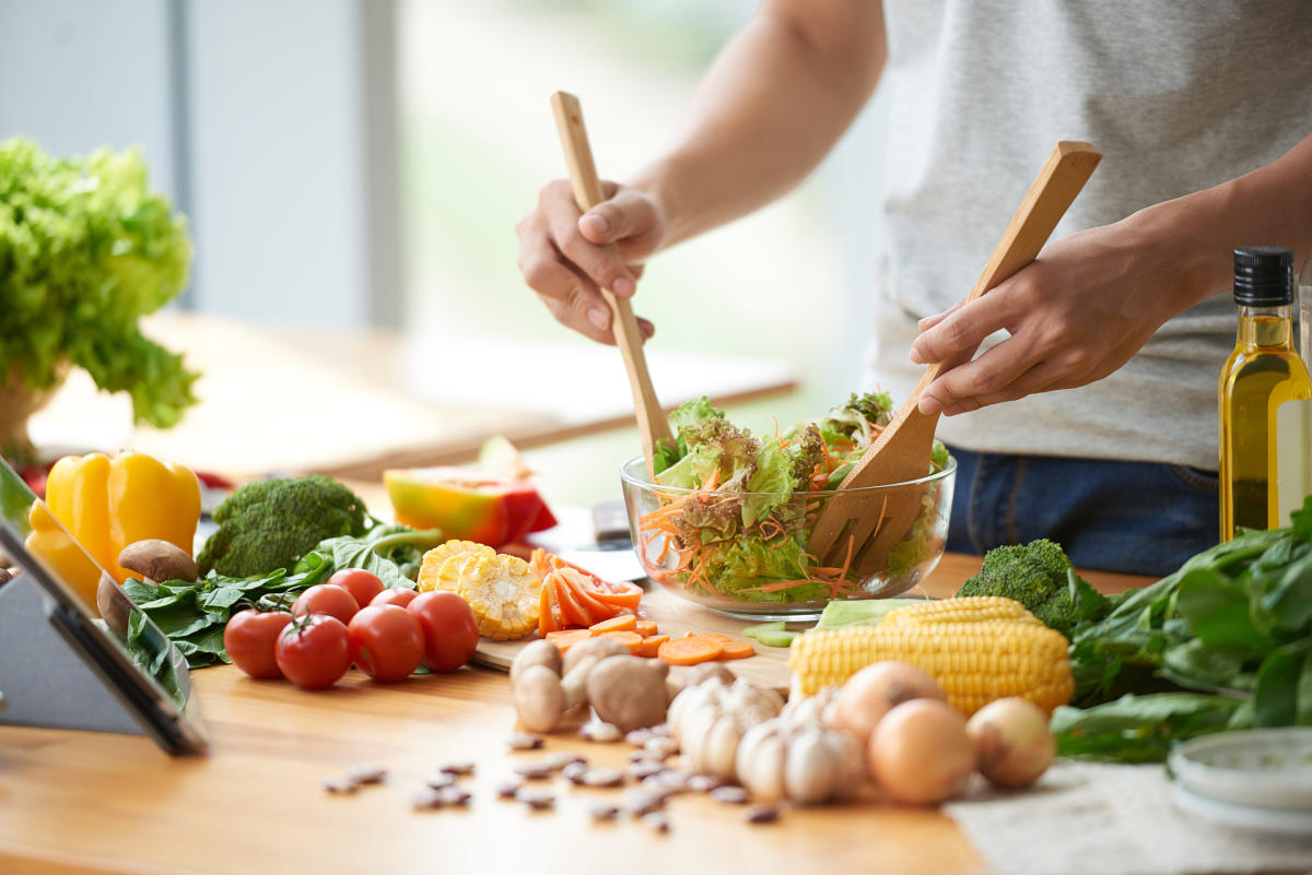 Do-it-yourself winter salads