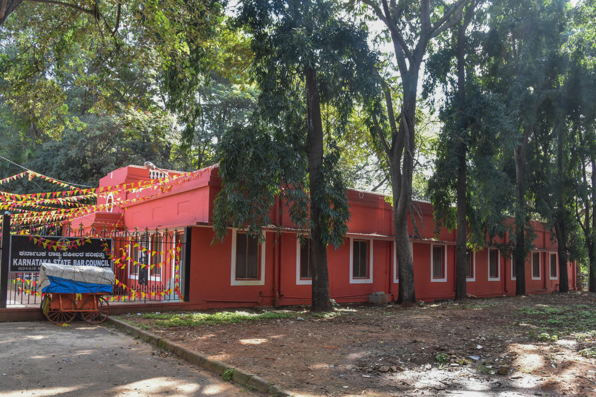 Misleading: HC participating in Cubbon Park destruction