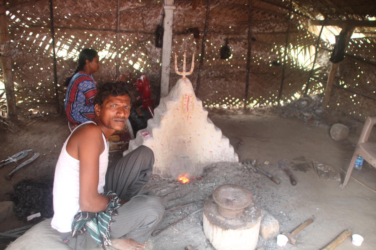 World of blacksmiths, words of mystery and science