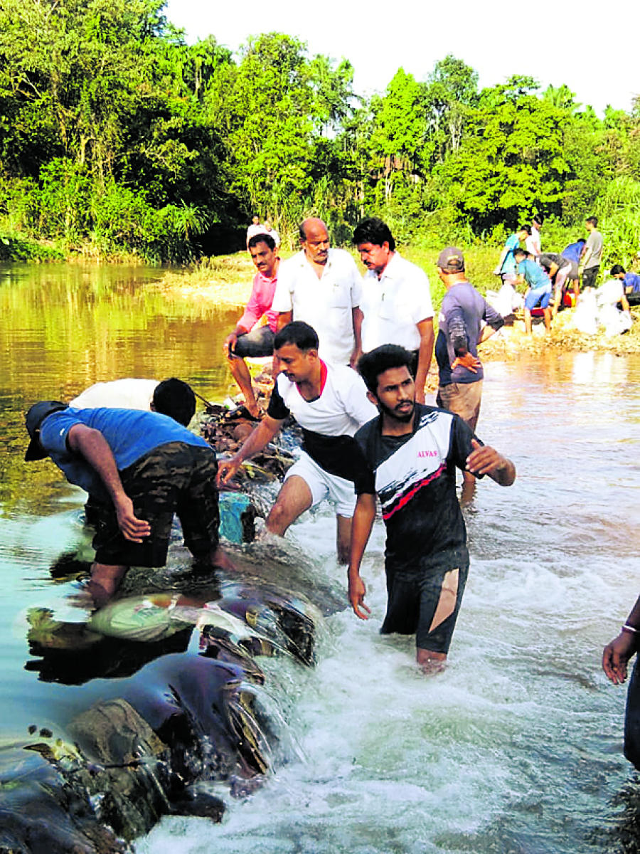 ZP member launches drive to build 50 kattas in Naravi