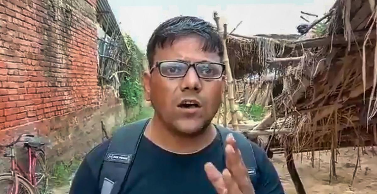 UP: Clean chit to scribe booked for 'namak-roti' video 