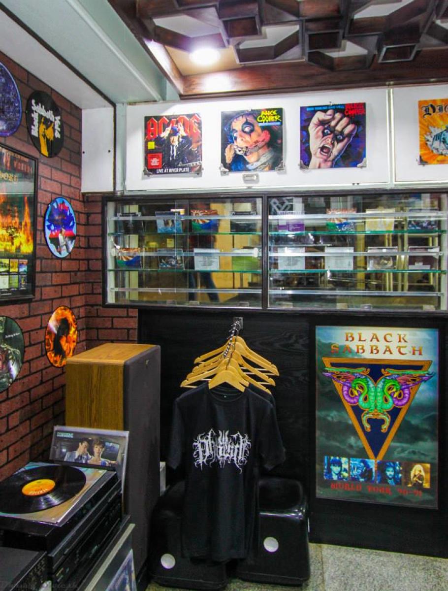 In streaming era, some music stores still groove