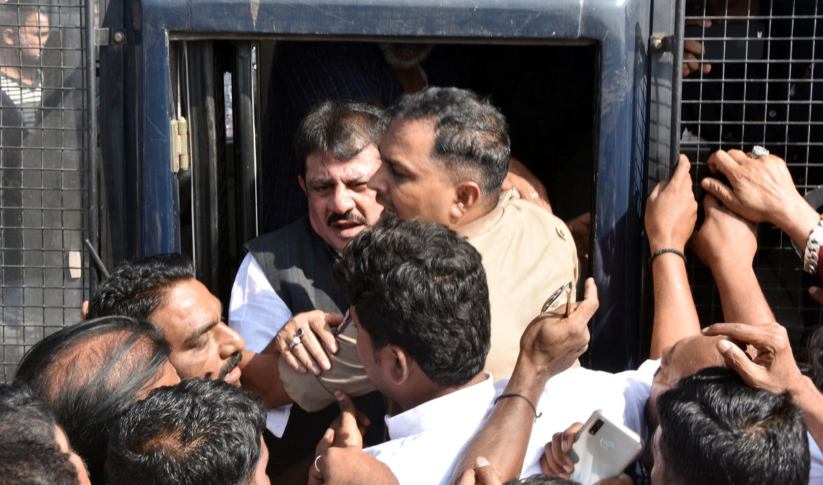 Police stop Zameer on Ballari outskirts, detain him