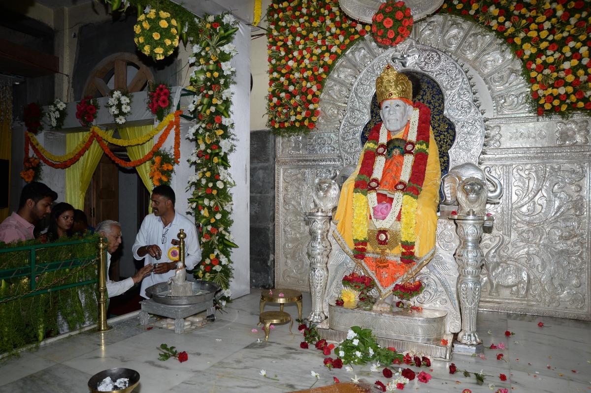 Claiming Saibaba was first spotted in Dhoopkheda, villagers seek funds