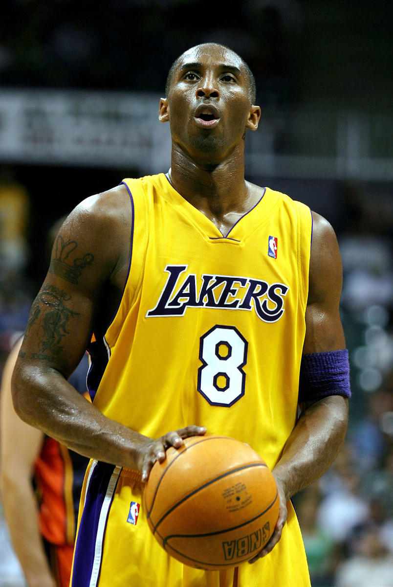 Grammys gala begins with love letter to Kobe Bryant