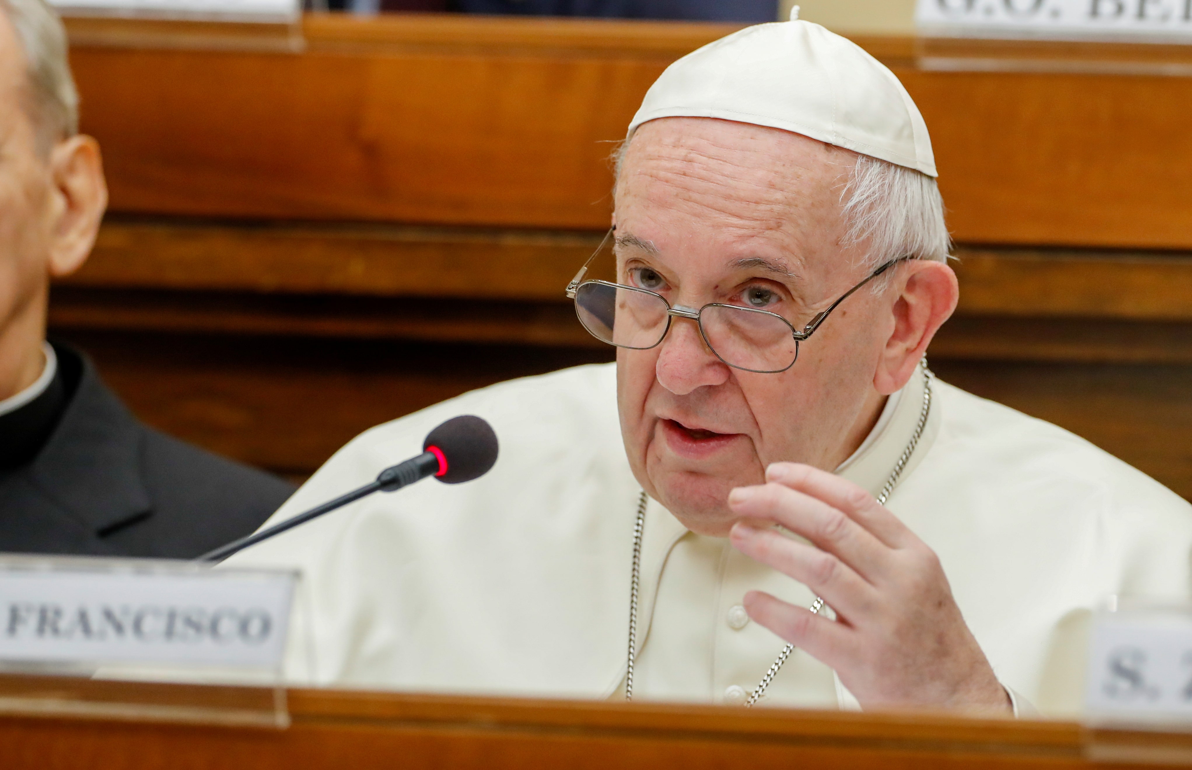 Pope Francis sides with traditionalists on priest celibacy