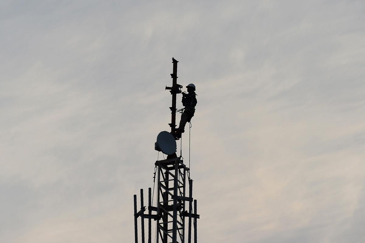 Bharti Infratel extends deadline for merger with Indus Towers by 2 months